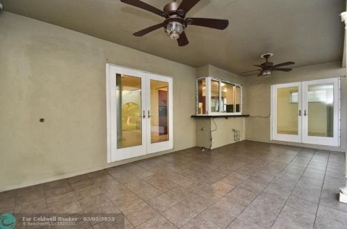 2131 52nd Ave, Hollywood FL  33021-3308 exterior