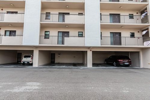 807 River Point Dr, Naples FL 34102-3477 exterior