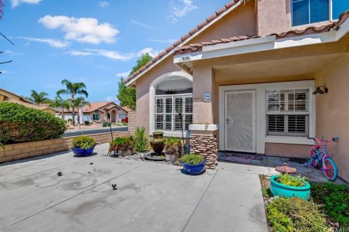 19390 Applewood Ct, Lake Elsinore, CA 92530-8322