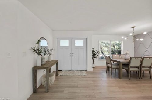 300 Country Clb Dr, Naples FL 34110-1144 exterior