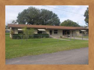 1114 10th Ave, Okeechobee, FL 34974-4918