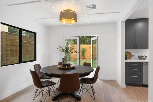 4070 Bakman Ave, North Hollywood CA  91602-3302 exterior