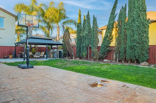 16834 Train Station Ct, Lathrop CA  95330-8638 exterior