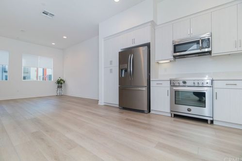 241 Elm Ave, Long Beach CA 90807-3403 exterior