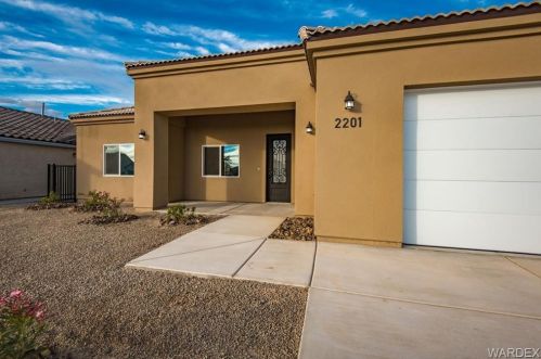 2201 Moon Ridge Ln, Bullhead City AZ  86426-6616 exterior