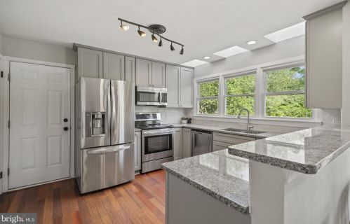 10303 Campbell Dr, Fredericksburg, VA 22408-2573