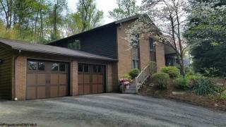 606 Poplar Woods Dr, Morgantown WV  26505-1109 exterior