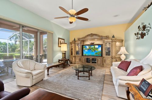 2044 Morningside Blvd, Fort Pierce FL 34952-8821 exterior