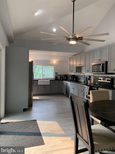 221 Monroeville Rd, Swedesboro NJ  08085-3450 exterior