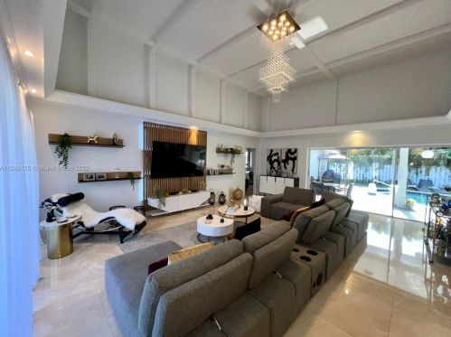 3530 46th Ave, Hollywood FL  33021-2408 exterior