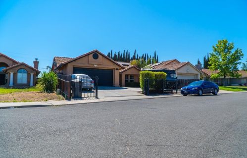 5836 Stretch Dr, Riverbank CA  95367-3110 exterior