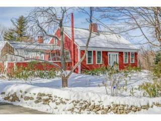54 Mountain View Ln, Hillsboro, NH 03244-6411
