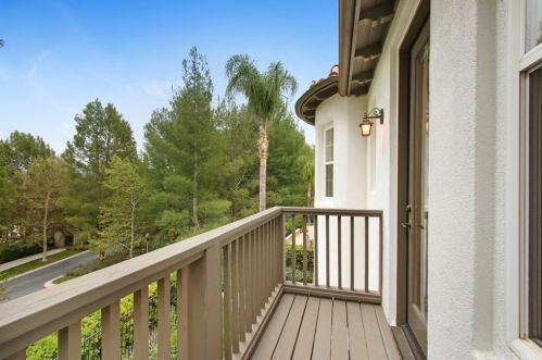 24613 Garland Dr, Santa Clarita CA  91355-4962 exterior