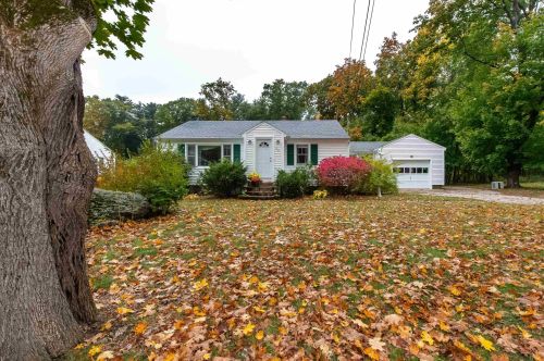28 Pine Rd, North Hampton, NH 03862-2326