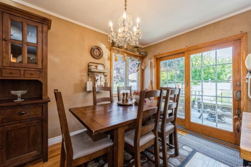 3766 Hudson Ave, Seaford NY  11783-2319 exterior