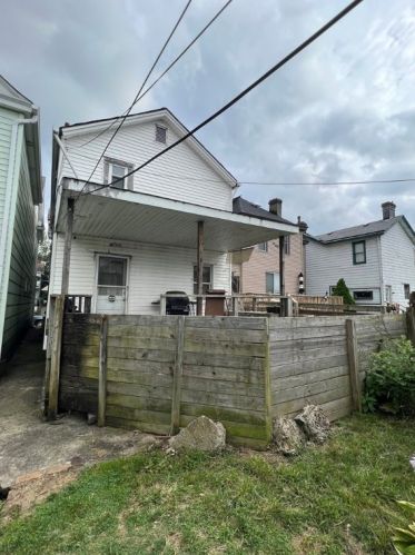 241 18th Ave, Whitaker, PA 15120-1815