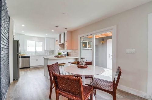 8853 Heraldry St, San Diego CA  92123-2221 exterior