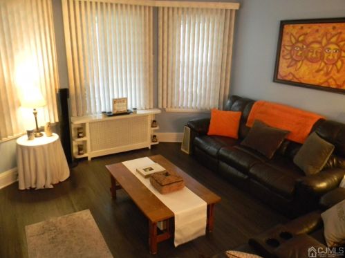 459 Lawrie St, Perth Amboy, NJ 08861-3129