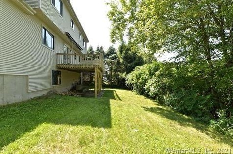 160 Chipper Rd, Waterbury, CT 06704-1101