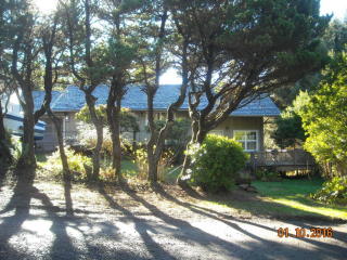 2815 Breakers Dr, Waldport, OR 97394-9053