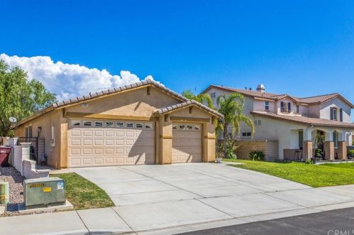 1586 Flora St, Beaumont, CA 92223-3108