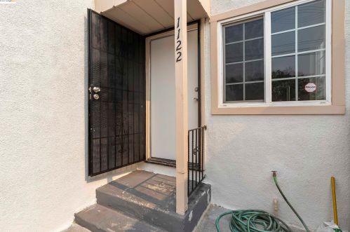1122 89th Ave, Oakland CA  94621-1120 exterior