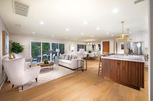 635 Oak Crest Dr, Sierra Madre CA  91024-1130 exterior
