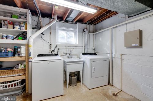 6614 Huntsman Blvd, Springfield VA 22152-2621 exterior