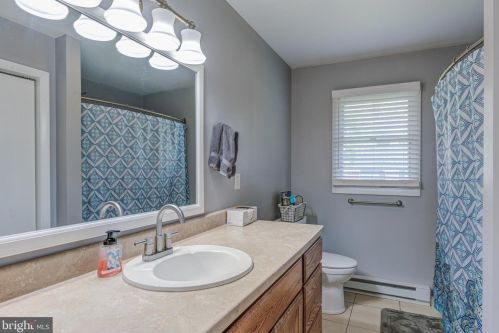 107 8th St, Laurel DE  19956-1401 exterior