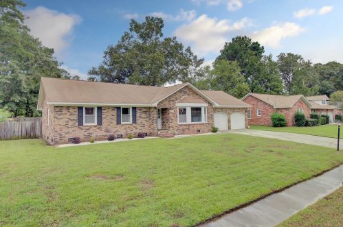 806 Eastern White Pines Rd, Ladson, SC 29456-3133