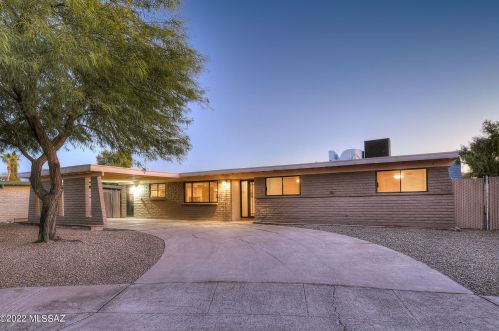 7522 Lester Cir, Tucson, AZ 85715-4514