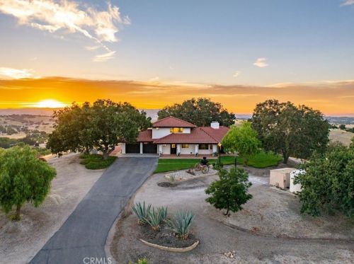 3310 Neal Springs Rd, Templeton, CA 93465-8660