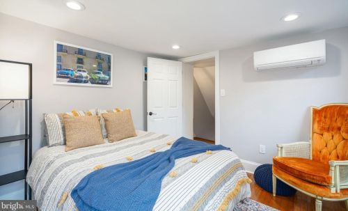 314 Iseminger St, Philadelphia PA  19107-5904 exterior