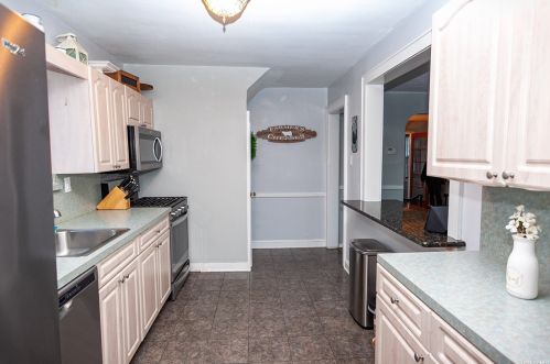 24 Plainfield Ave, East Rockaway NY  11518-1230 exterior