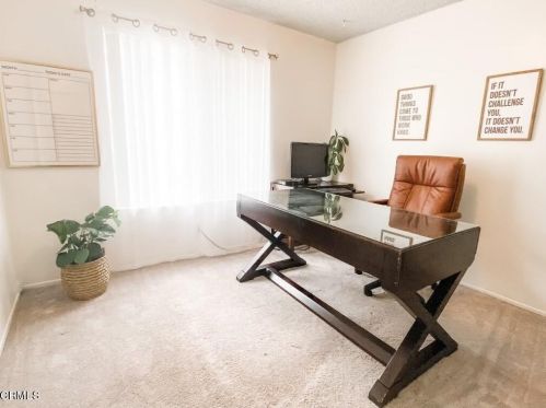 701 Yale Pl, Oxnard CA  93033-7203 exterior