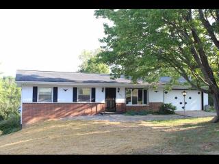 206 Angela Dr, Lancaster, OH 43130-9603