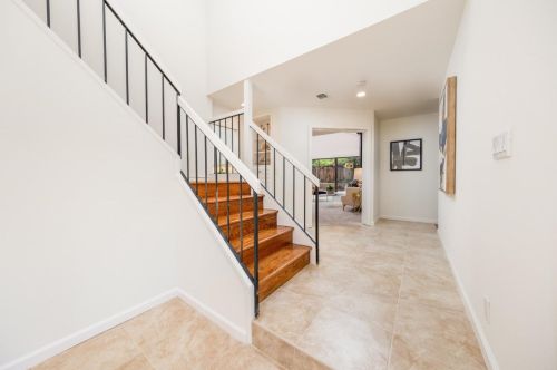 1028 Kenbridge Ct, Sunnyvale, CA 94087-1159
