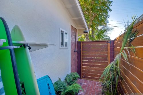 1161 Balour Dr, Encinitas CA  92024-3913 exterior