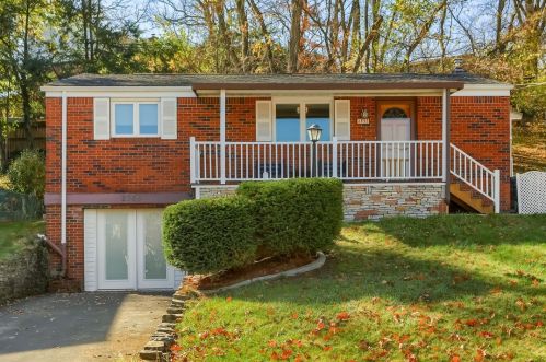 2355 High Oak Dr, Pittsburgh, PA 15220-3914
