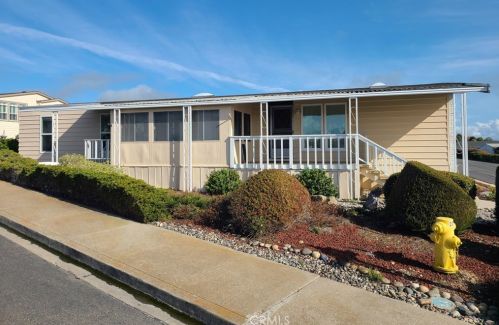 800 Farnsworth Dr, Pismo Beach, CA 93420-4506