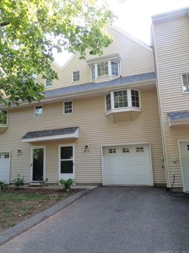 12 Meadow Ln, Middletown CT  06457-1659 exterior