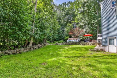 3 Trina Rd, Salem NH  03079-2077 exterior