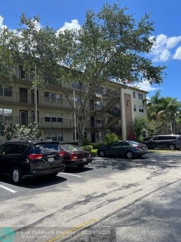 101 132nd Way, Hollywood, FL 33027-1682