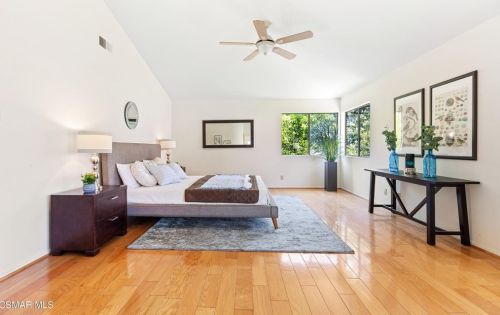 5805 Rainbow Hill Rd, Calabasas CA  91301-4636 exterior