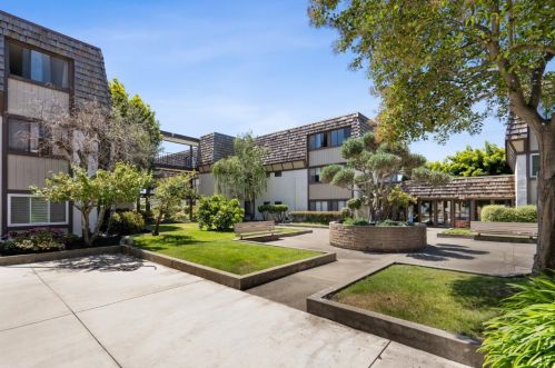 1550 Bancroft Ave, San Leandro CA  94577-5240 exterior