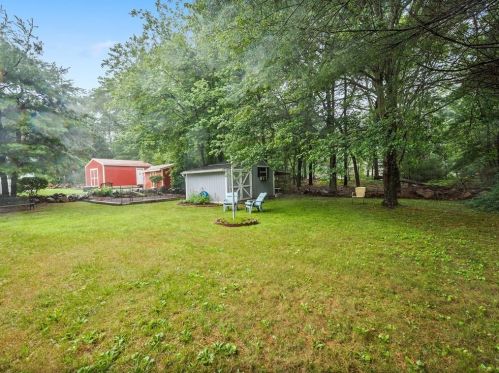 464 Gardiner Rd, Richmond, RI 02892-1068