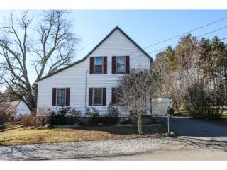 11 Valley St, Derry, NH 03038-2524
