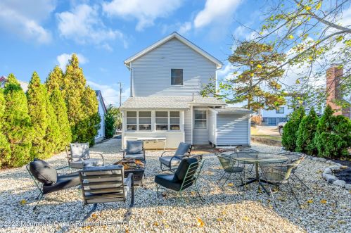 125 Bretonian Dr, Bricktown NJ  08723-5705 exterior