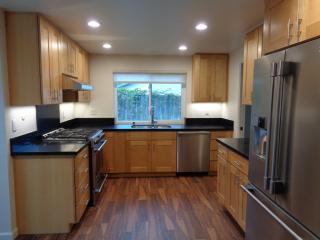 1008 Glen Arbor Dr, Encinitas CA  92024-2443 exterior