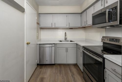 2026 Harbour Dr, Palmyra NJ  08065-1120 exterior